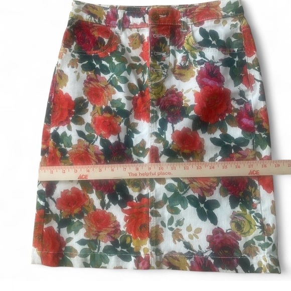 Anthropologie Red and Green Floral Pencil Skirt - Picture 4 of 5